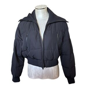 Love Tree Women’s Puffer Cropped Jacket color black Like New Size large